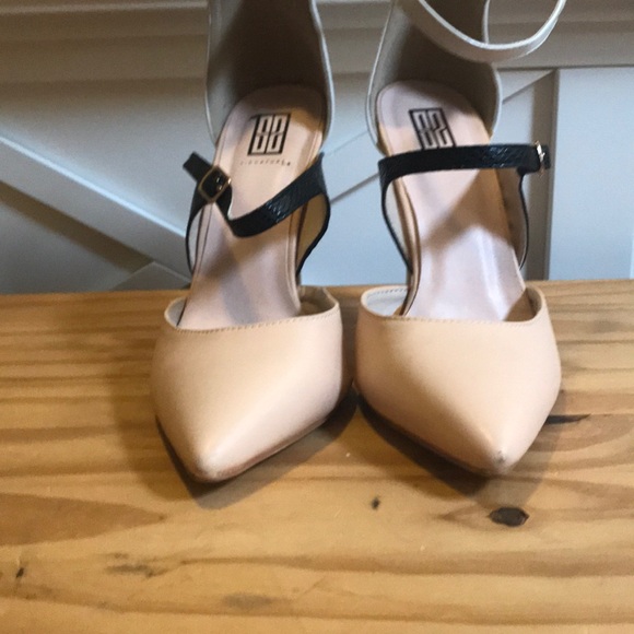 ShoeDazzle Three tone heels with ankle strap - Picture 4 of 6